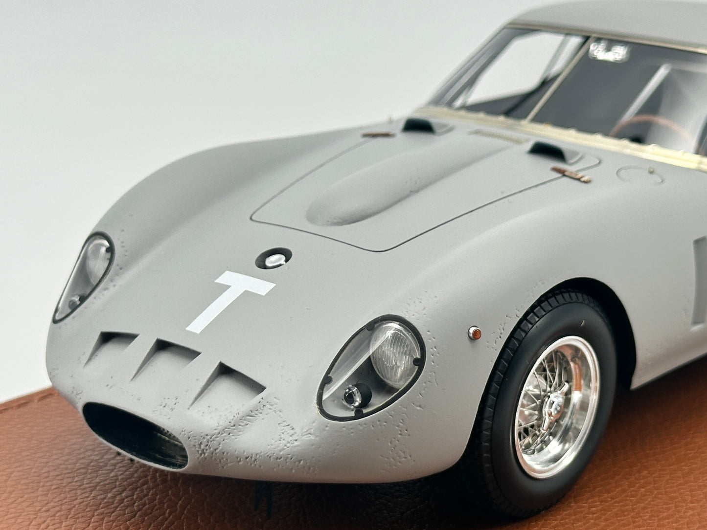 BBR 1/18 Ferrari 250GTO TEST Monza 1961 with figure BBR1855ST grey