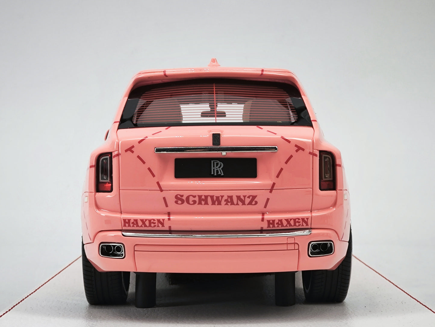 NCM 1/18 Rolls-Royce Cullinan Pink Pig Limited Edition Simulation Car Model Ornaments