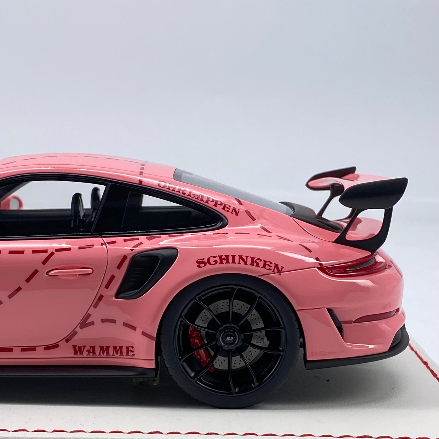 DG 1/18 Porsche 911GT3RS Limited Edition Car Model Ornaments