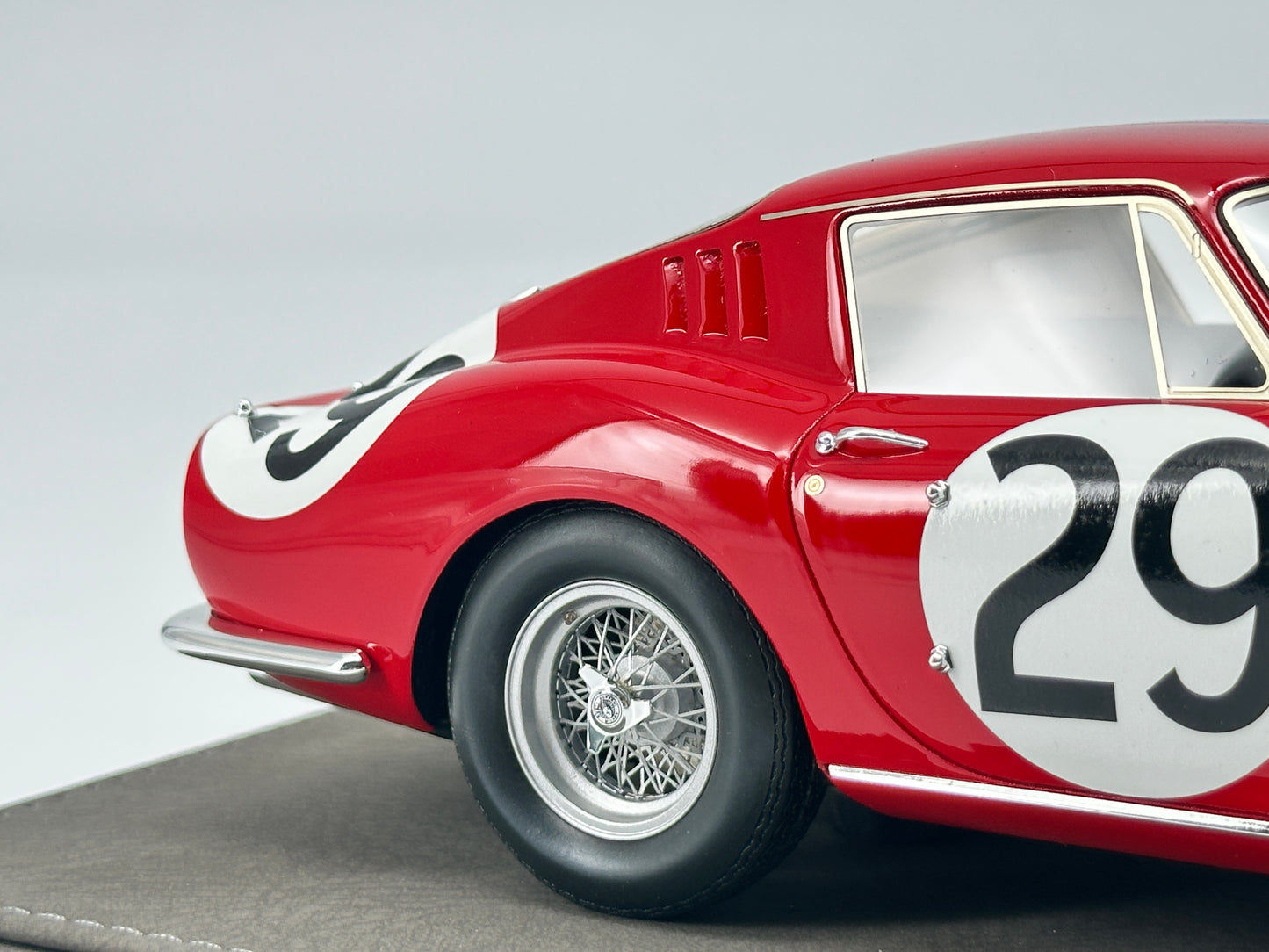 BBR 1/18 Ferrari 275GTB 24H LeMans 1966 Red Blue Stripe Resin Model Car
