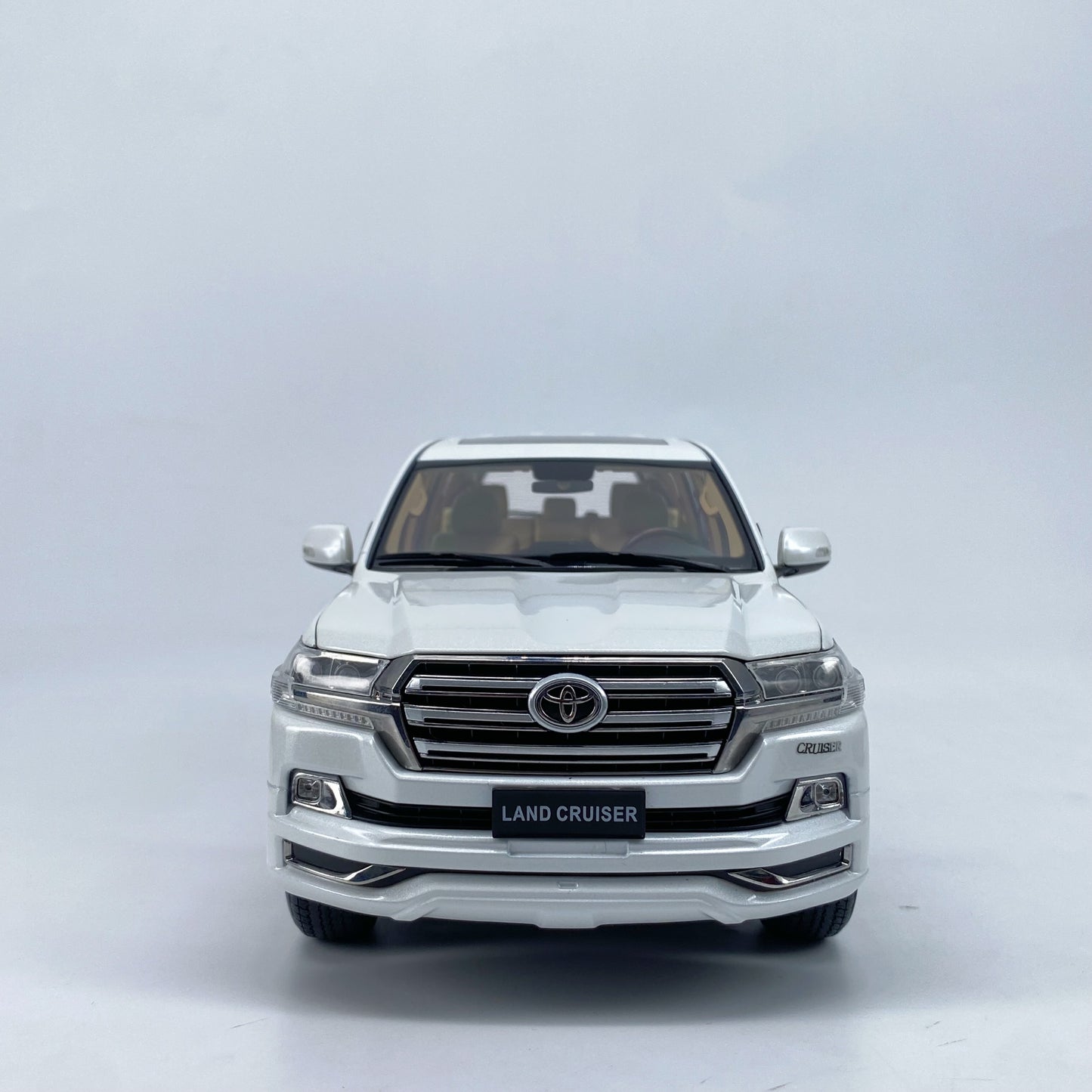 Kengfai 1/18 Toyota Land Cruiser LHD Alloy Model Car Ornaments