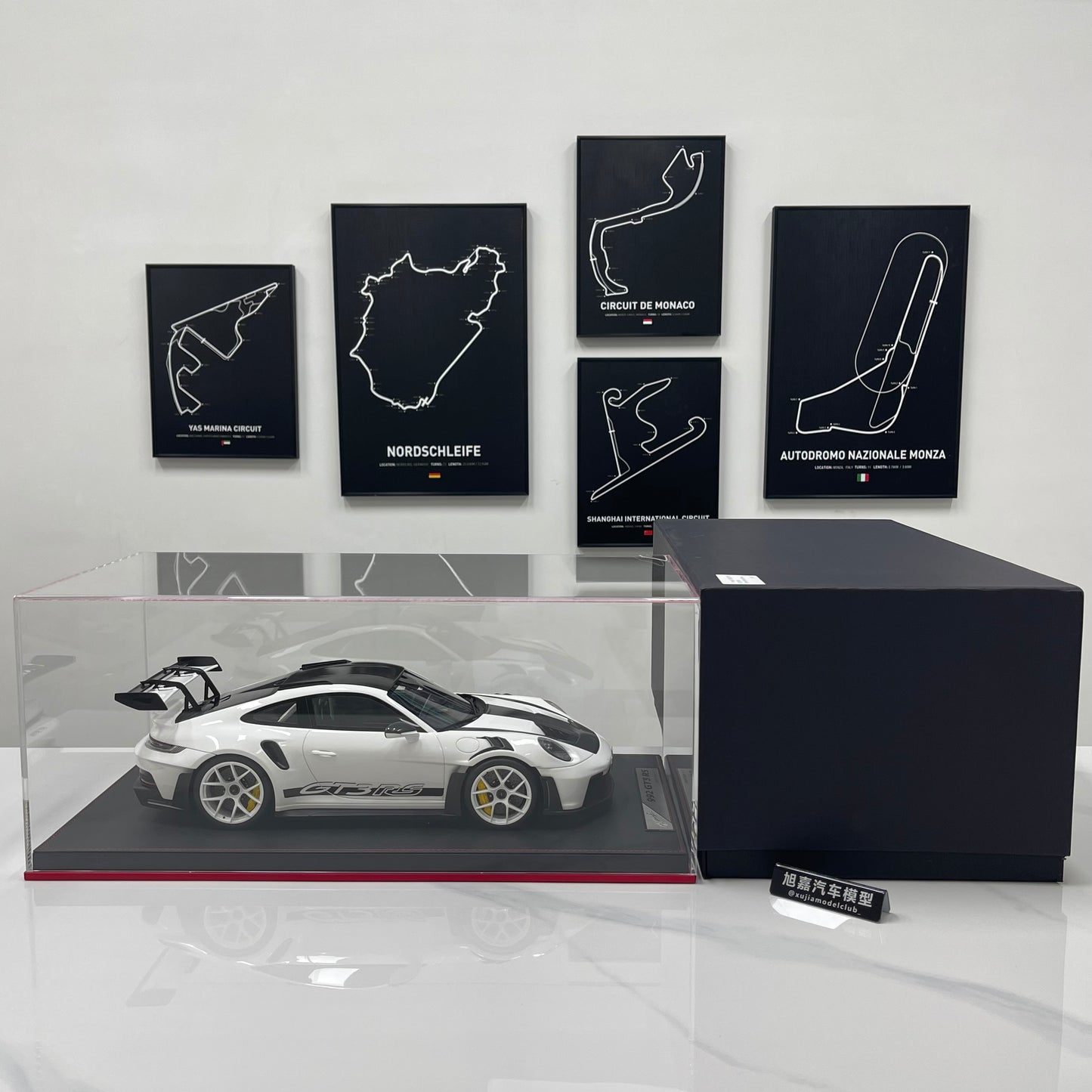 IVY 1/12 Porsche 992 GT3 RS White Wheels Limited Edition Model Car