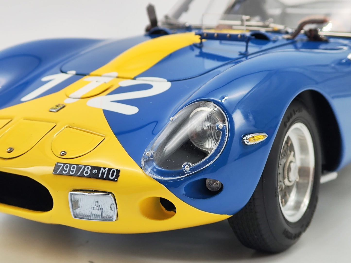 CMC 1/18 Ferrari 250GTO #112 Die-cast Model Car