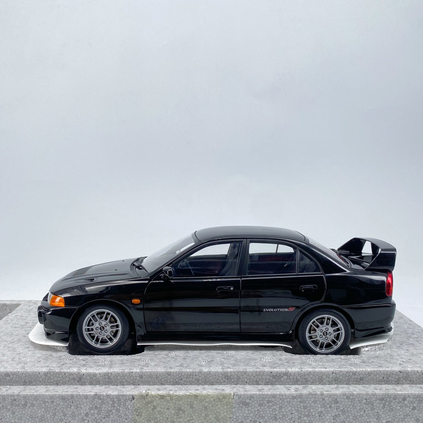 MOTORHELIX 1/18 Mitsubishi Lancer Evolution lV alloy model car model