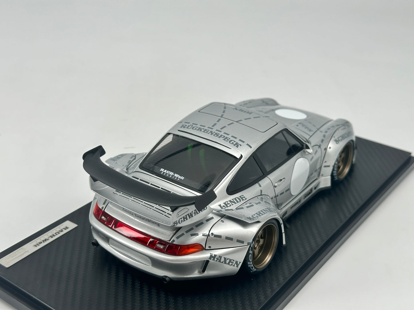Ignition Model 1/18 Porsche RWB Silver Pig Limited Edition Simulation Car Model Ornaments