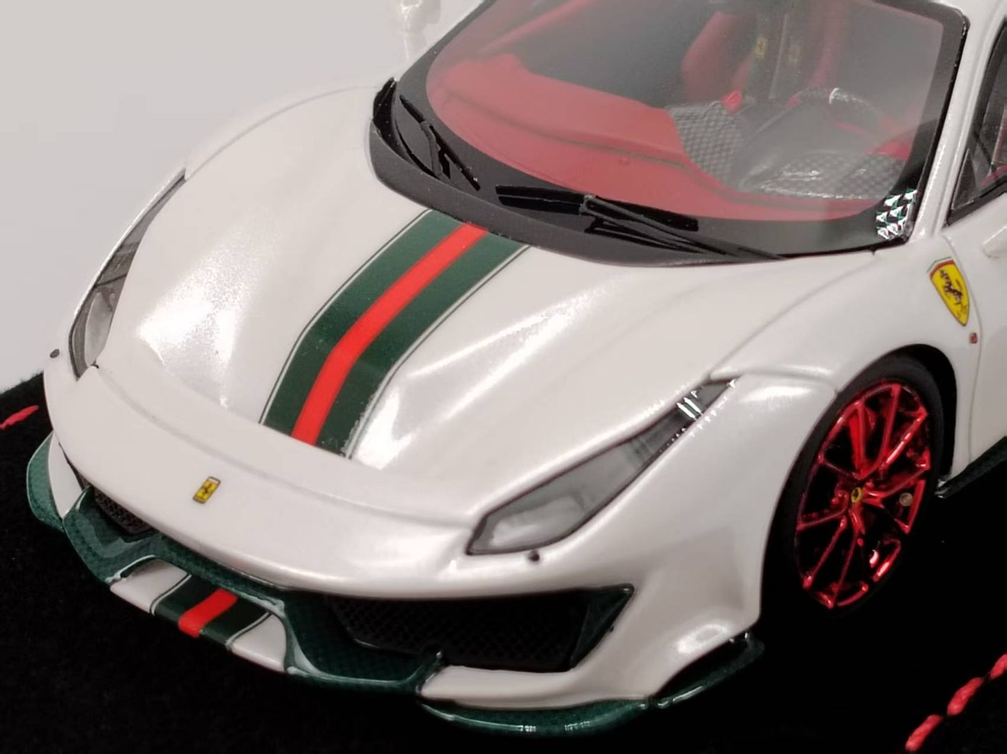 BBR 1/43 Ferrari 488 Pista White/GUCCI Livery Resin Model BBRC202CH