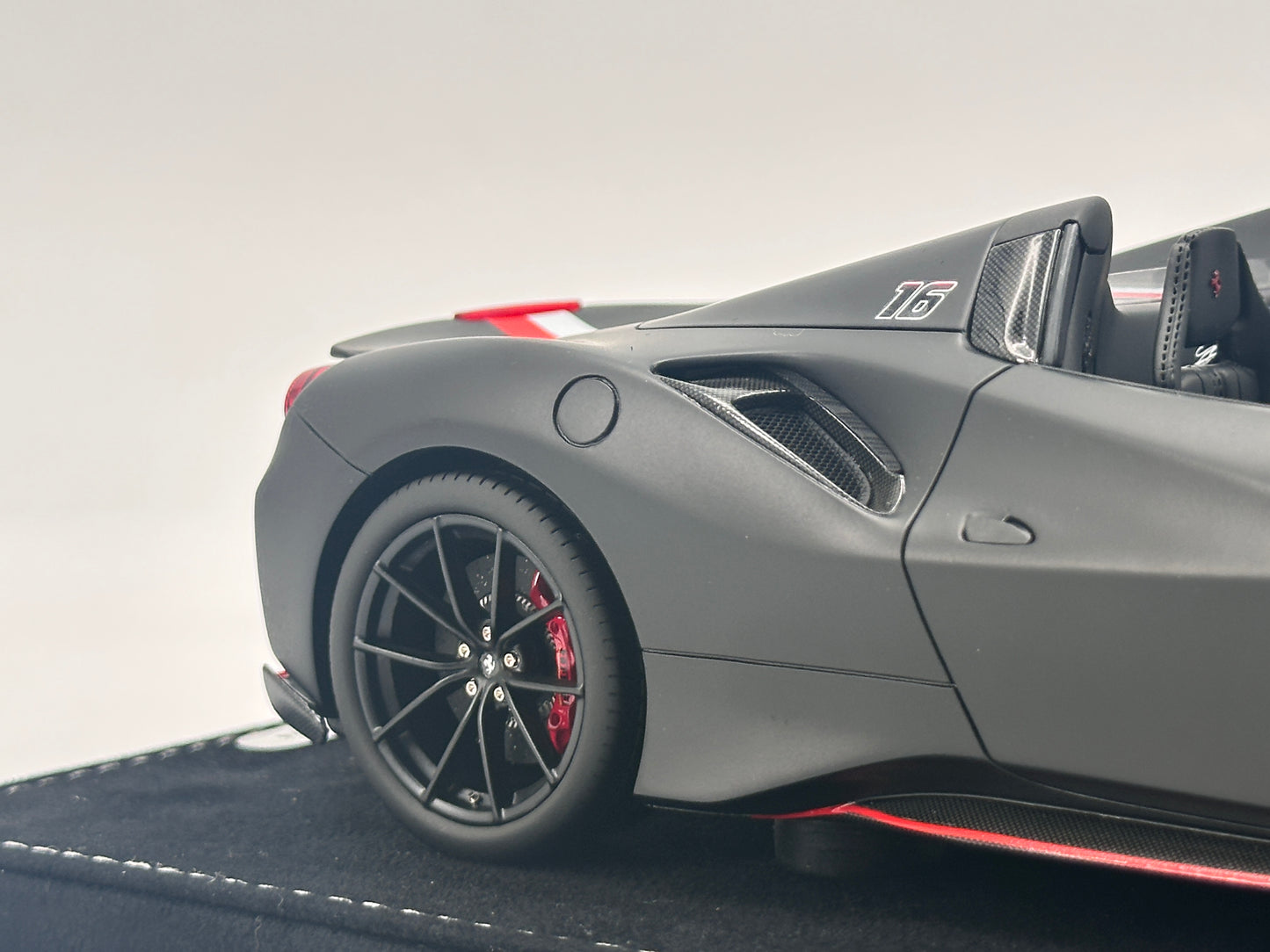 BBR 1/18 Ferrari 488 Pista Spider Red and White Decals, Matte Black Resin High-end Model
