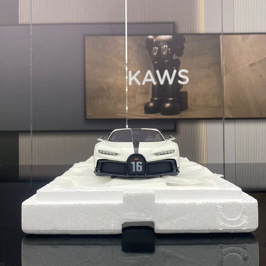 TopSpeed 1/18 Bugatti Chiron Pur Sport simulation car model