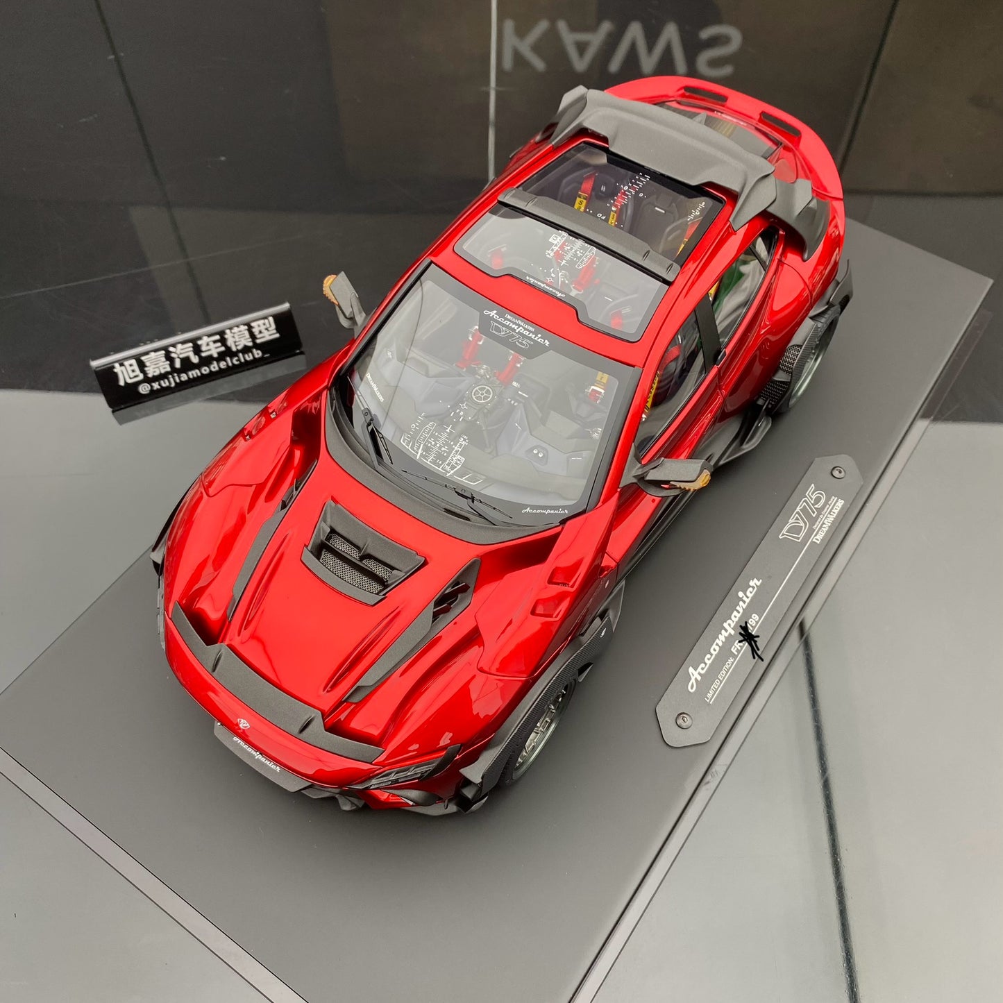 Dreamwalkers DW 1/18 Ferrari Accompanier D775 Purosangue simulation car model ornaments
