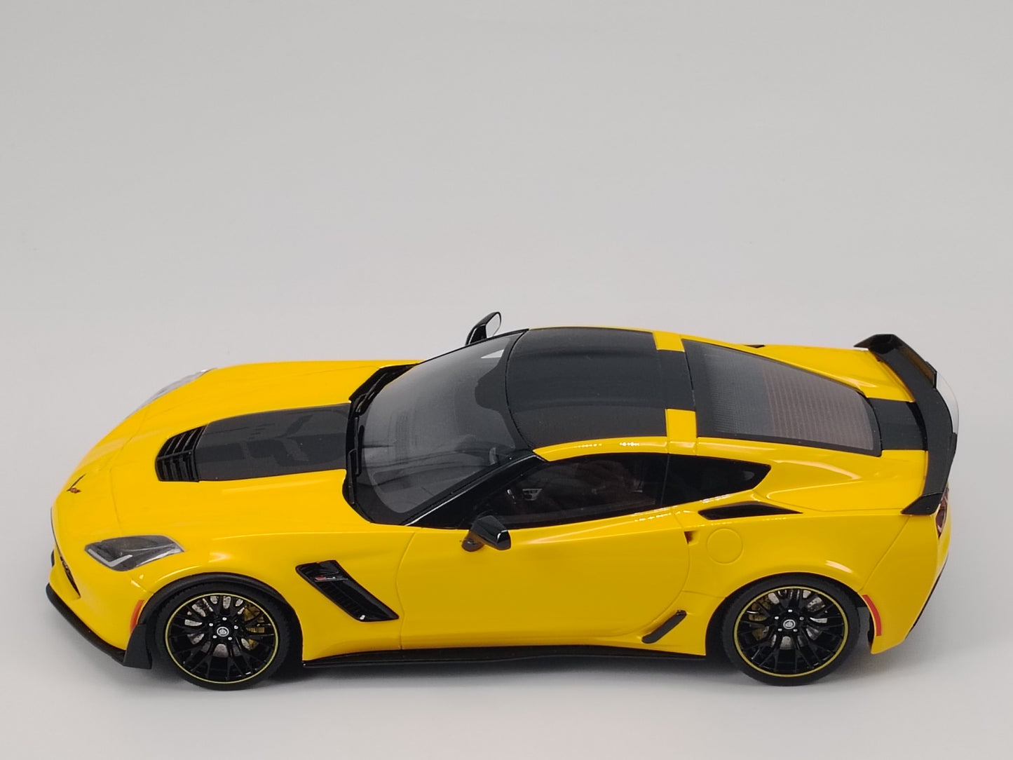GT Spirit 1/18 Chevrolet C7 Yellow Simulation Car Model Ornaments