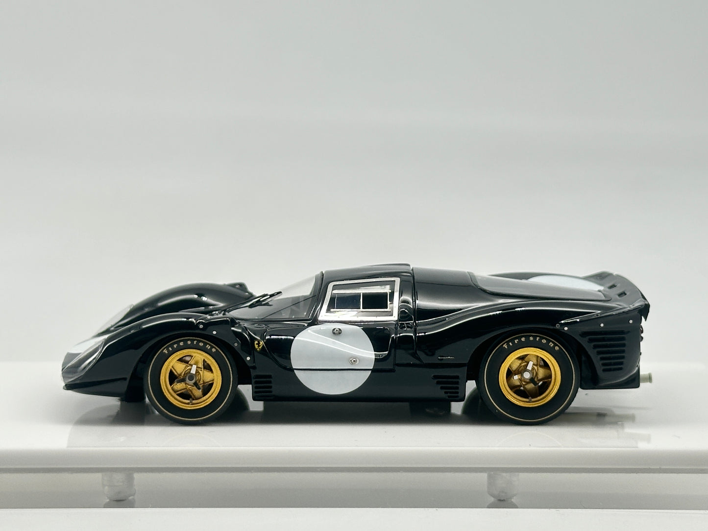 DMH 1/43 Ferrari 330 P4 Limited Edition Simulation Model Car