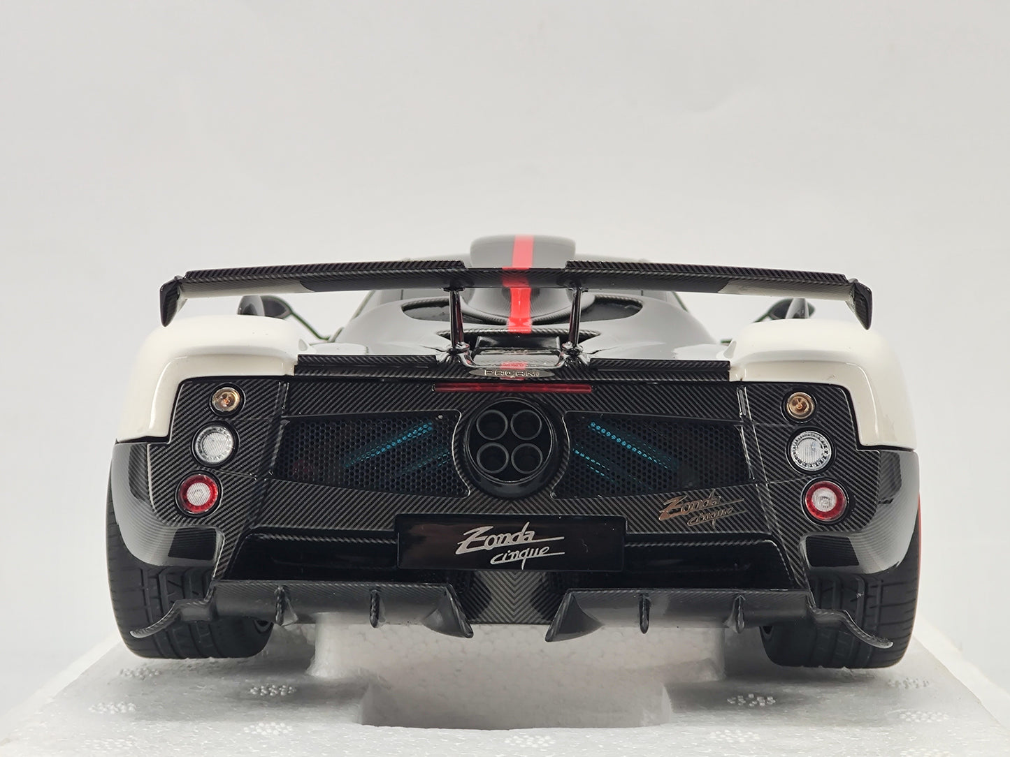 Almost Real 1/18 Pagani Zonda Cinque Diecast Model Car