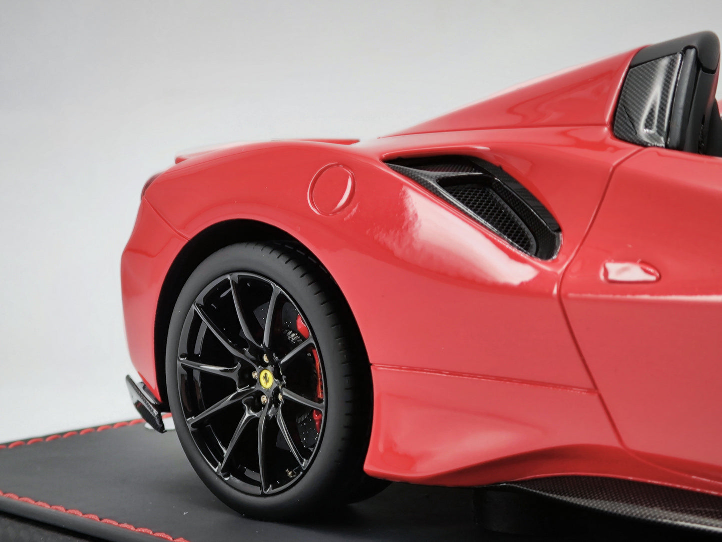 BBR 1/18 Ferrari 488 Pista Spider Standard Red Resin Car Model