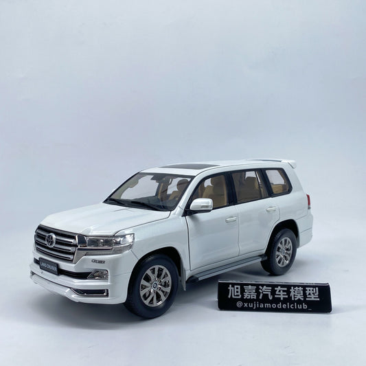 Kengfai 1/18 Toyota Land Cruiser LHD Alloy Model Car Ornaments