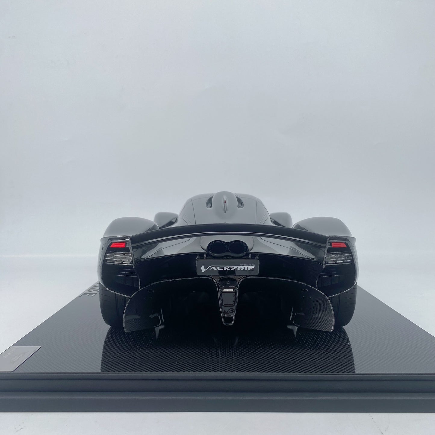 FRONTIART 1/8 Aston Martin Valkyrie Full Carbon Simulation Car Model Collection