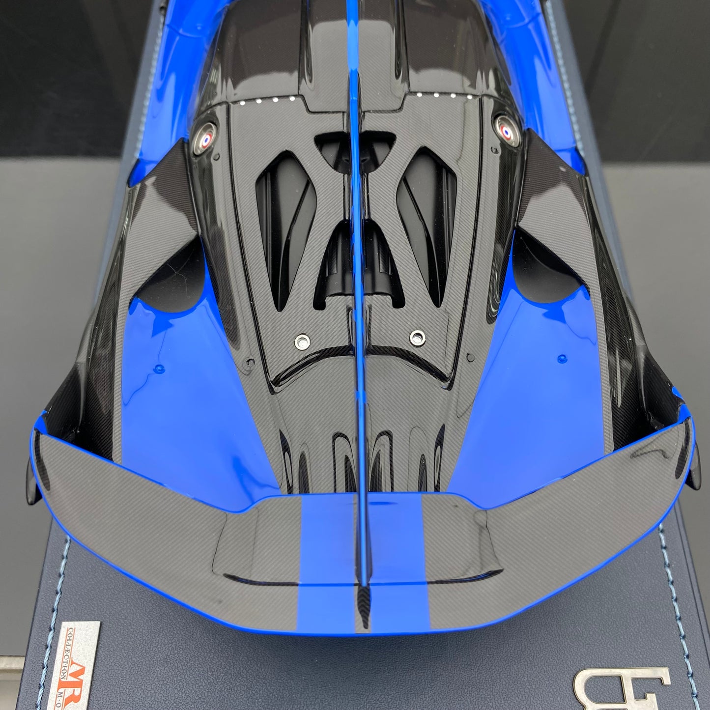 MR 1/18 Bugatti bolide blue and black high-quality simulation car model ornaments and gifts
