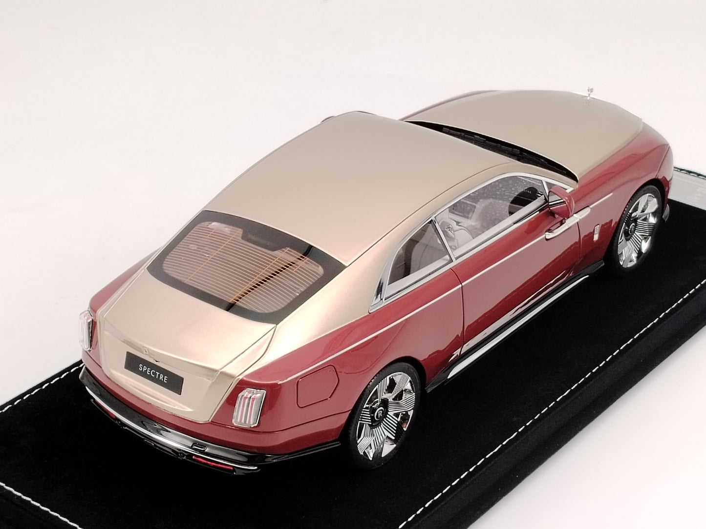 HH Model 1/18 Rolls-Royce Spectre Cherry Red/Champagne Gold Simulation Car Model