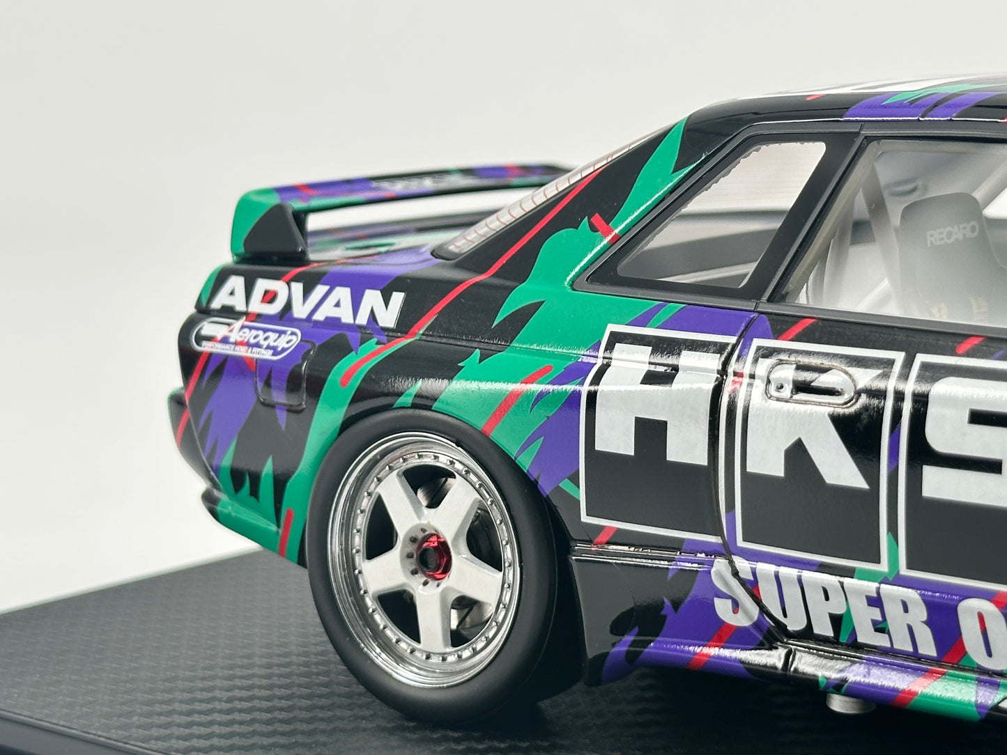 Ignition Model 1/18 Nissan R32 HKS SKYLINE #87 black and green paint simulation model