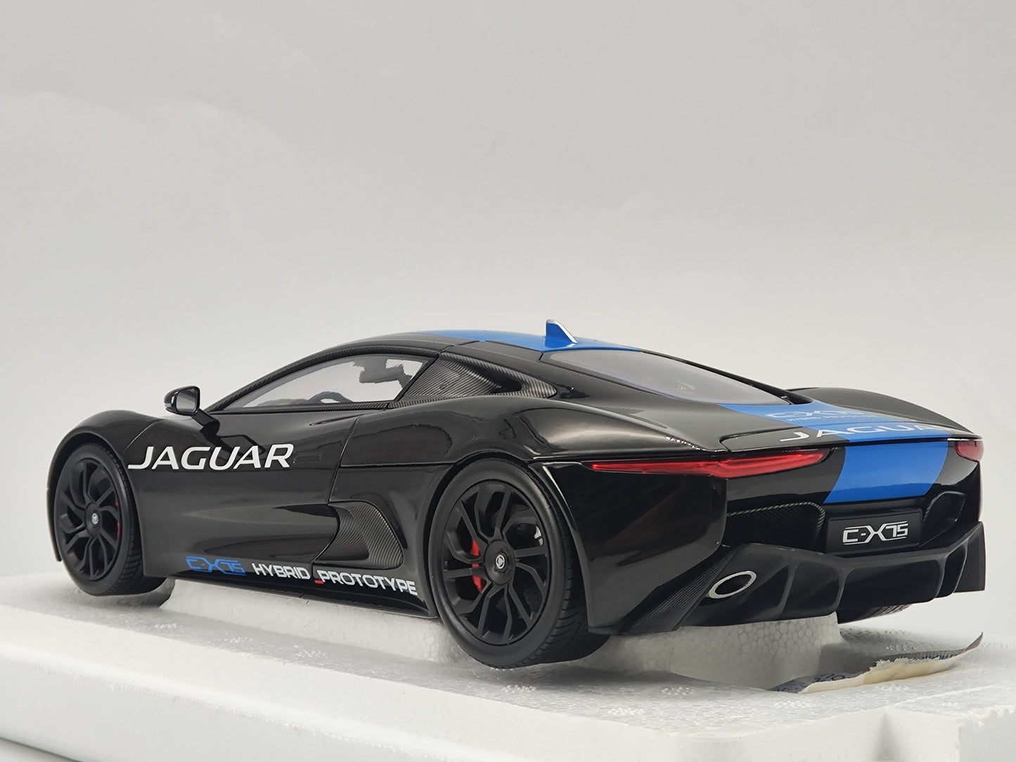 AR 1/18 Jaguar CX75 Light Blue Stripe Alloy Model Car
