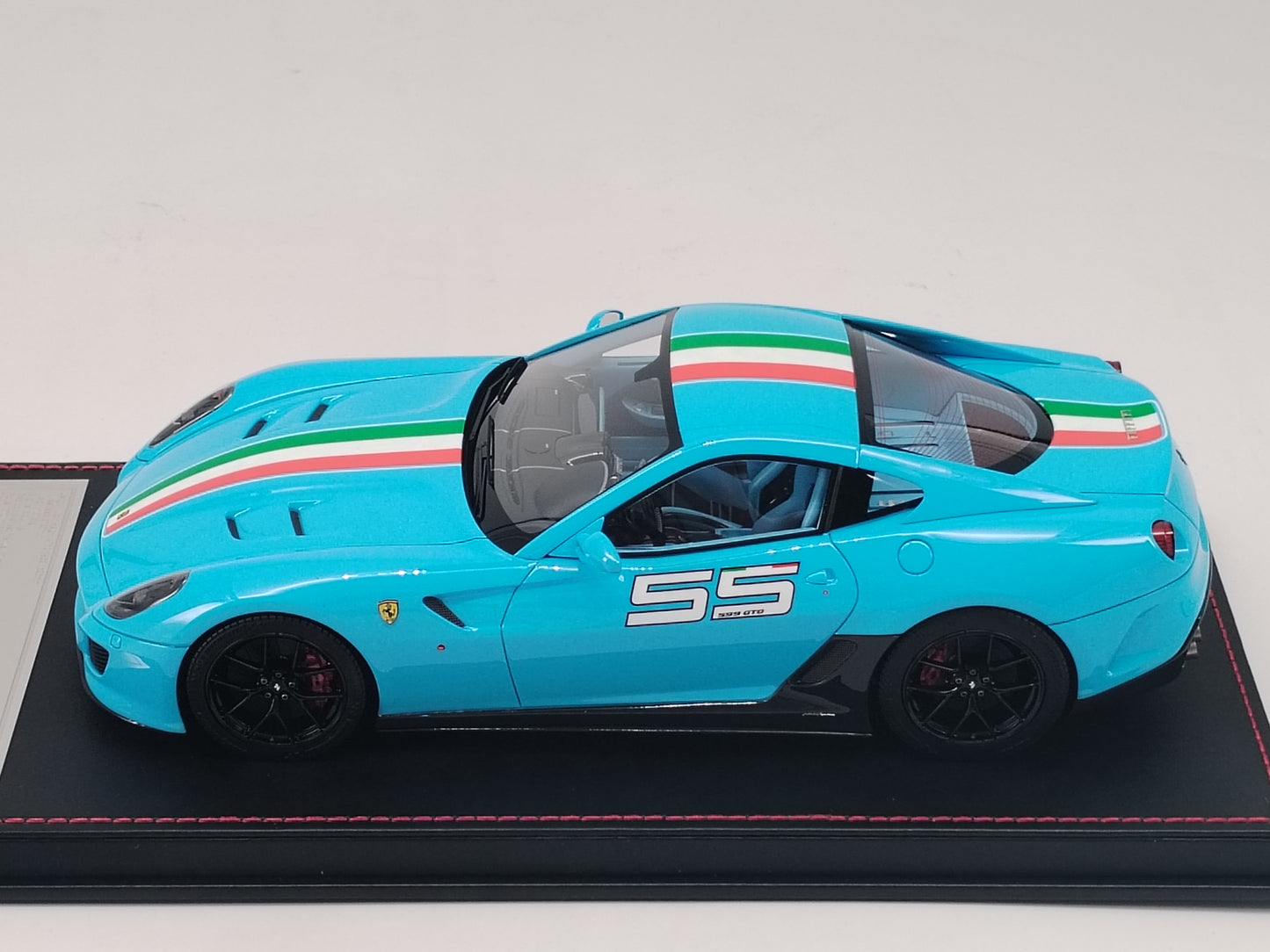DINOMDOEL 1/18 Ferrari 599GTO Black Base Limited Edition Car Model Ornaments
