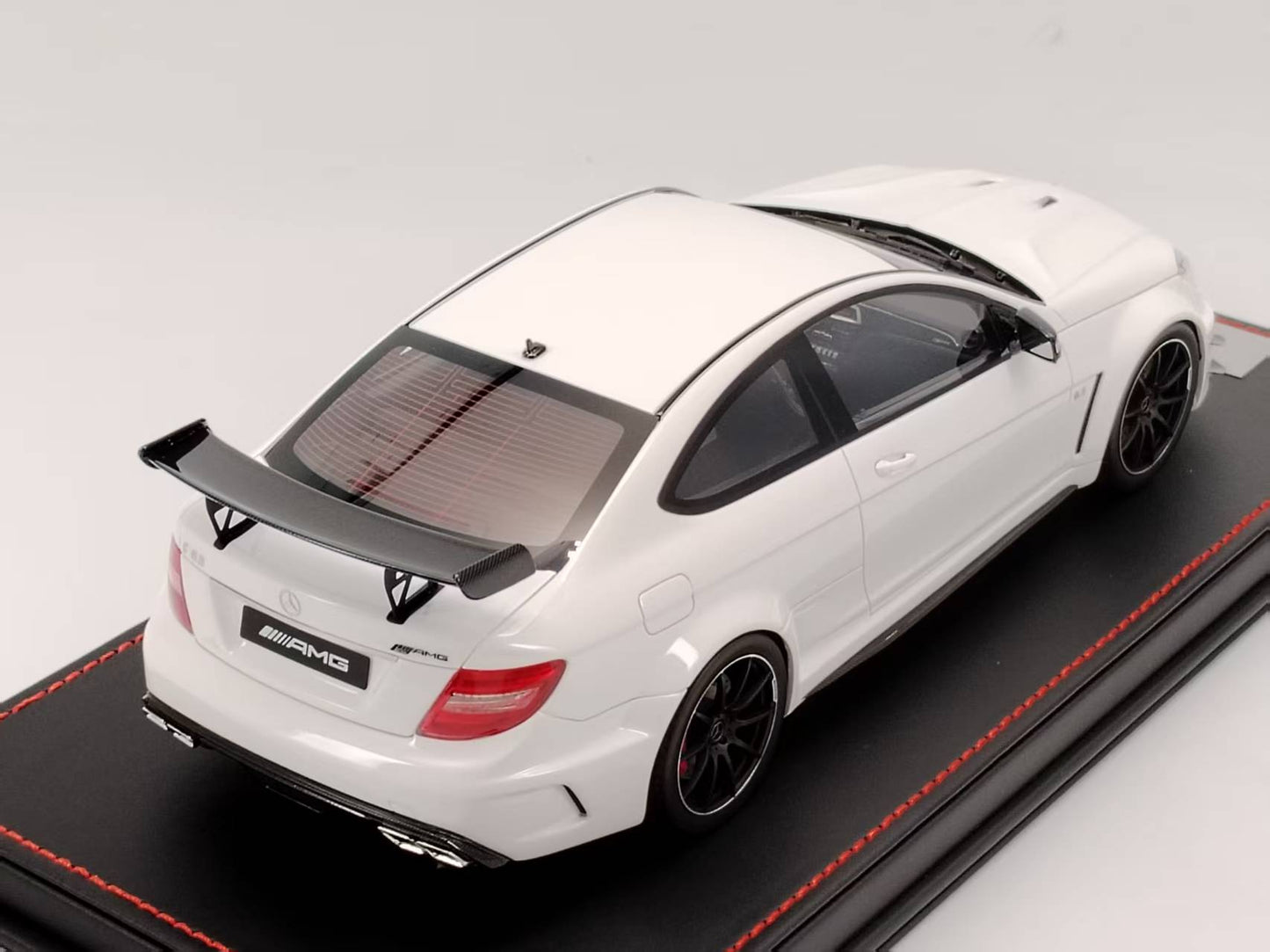 NA 1/18 Mercedes-Benz C63 AMG Black Series White Resin Car Model
