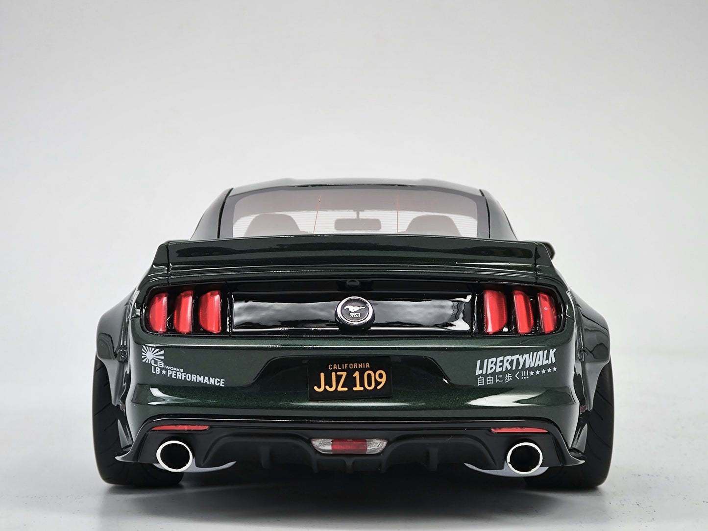 GT SPIRIT 1/18 Ford Mustang lbwk dark green simulation car model ornaments GT838