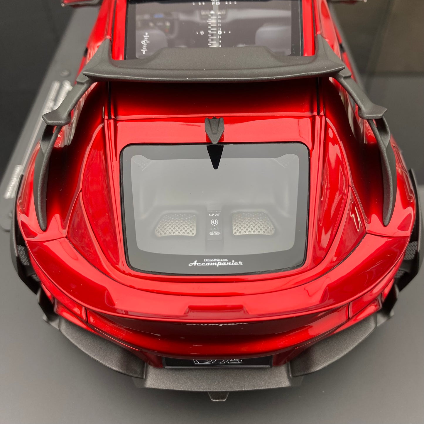 Dreamwalkers DW 1/18 Ferrari Accompanier D775 Purosangue simulation car model ornaments