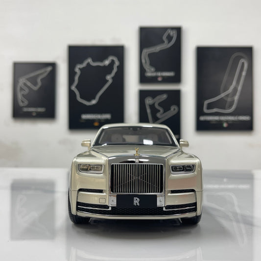 ZP 1/18 Rolls-Royce Phantom VIII (Gold Badge & Leather Case Edition) – Champagne Gold (ZP116)