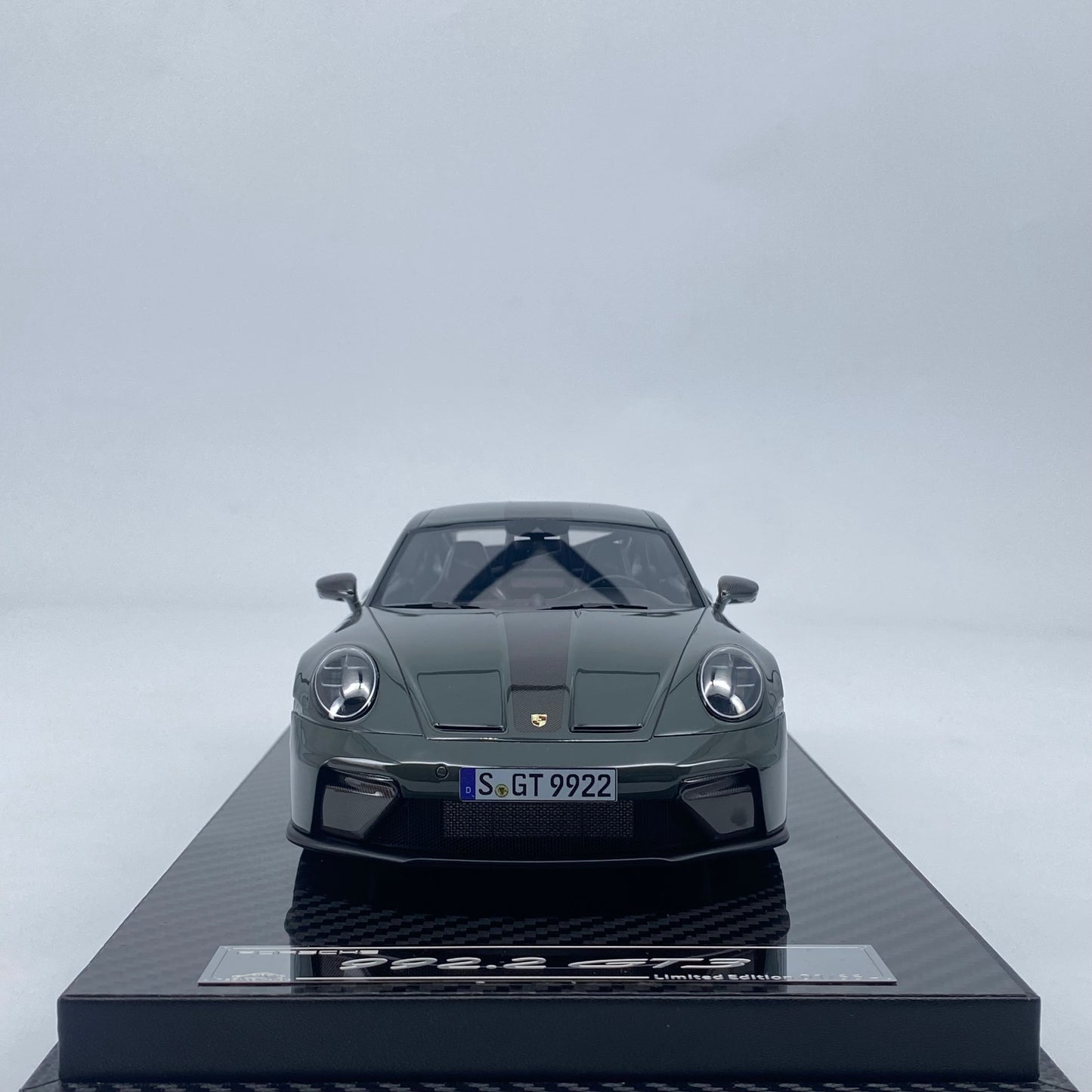 VIP 1/18 Porsche 992.2 GT3 limited edition car model ornaments