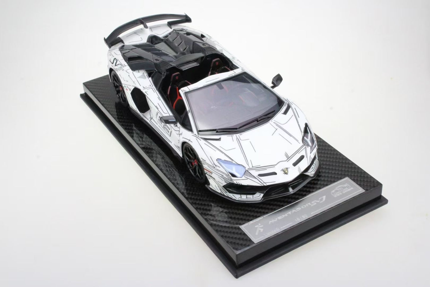 RUNNER 1/18 Lamborghini SVJ Limited Edition Simulation Model Car