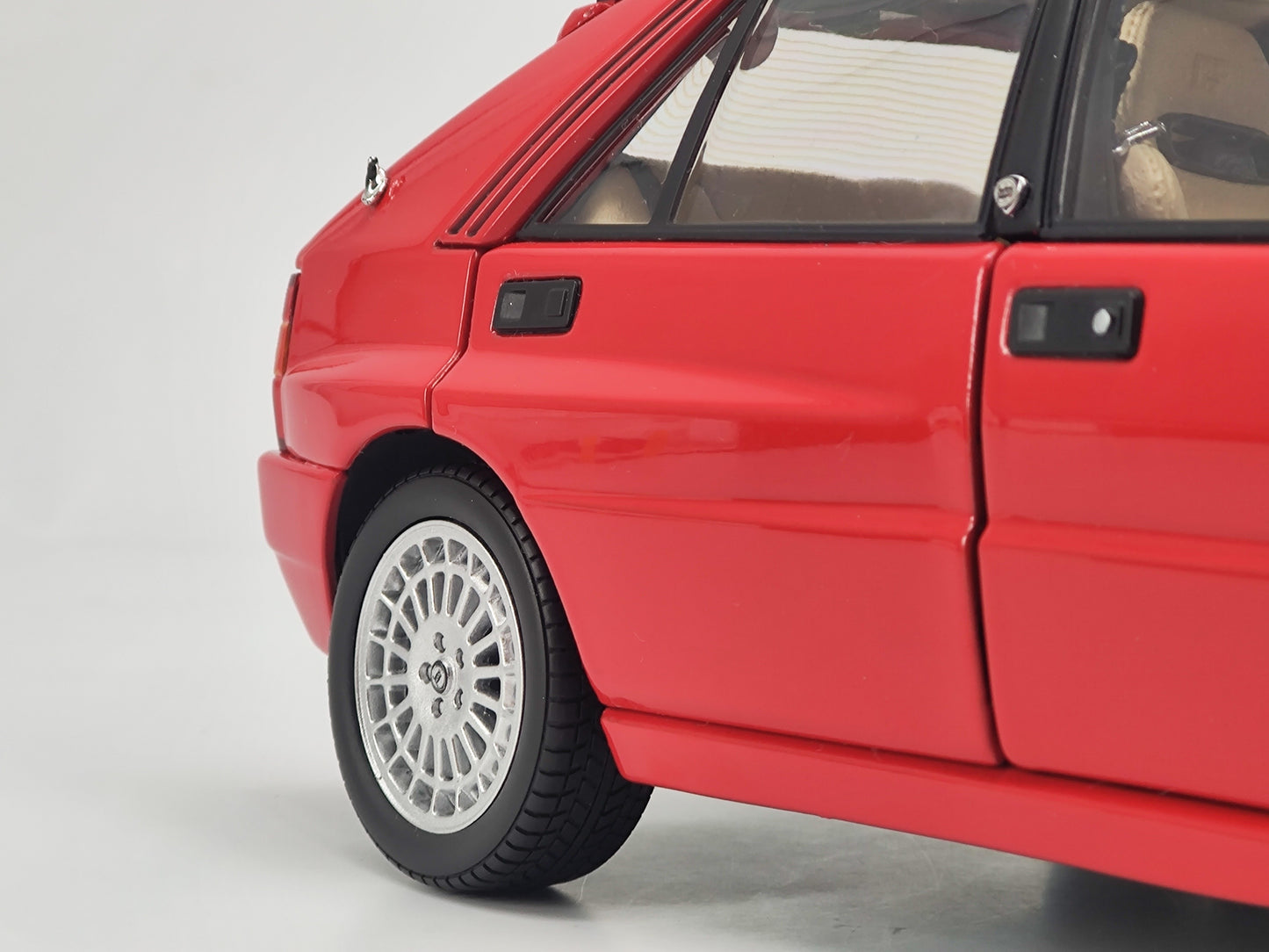 Kyosho 1/18 Lancia delta red alloy simulation model car