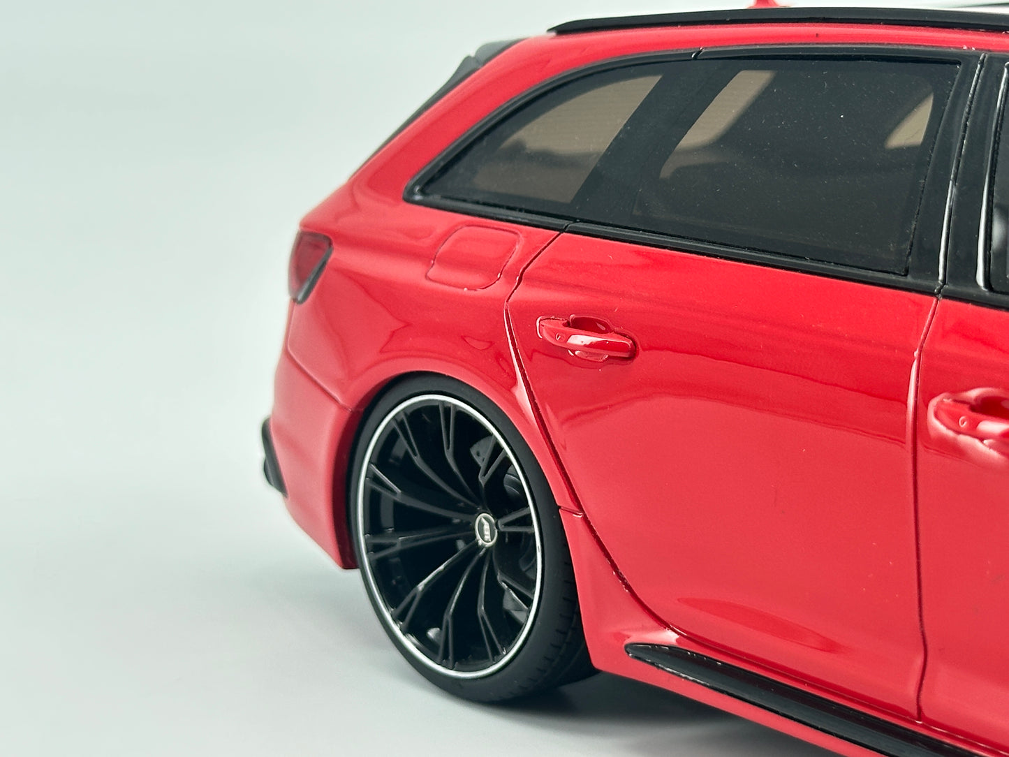 GT Spirit 1/18 Audi ABT RS4 Red Simulation Car Model Ornaments