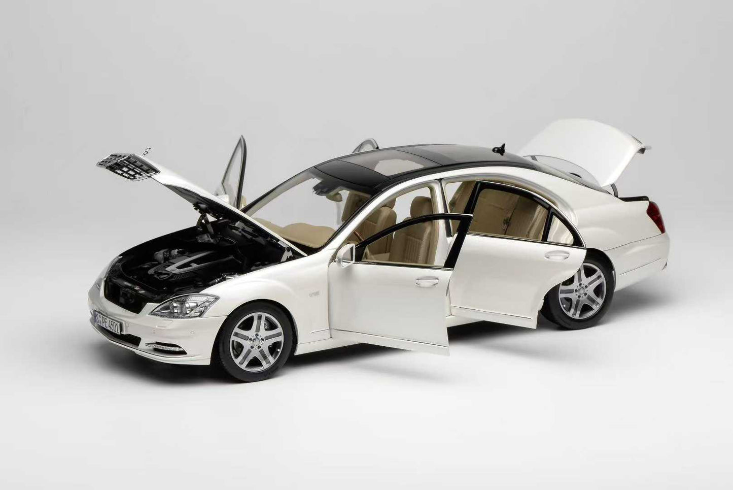 MOTORHELIX 1/18 All-Opening Alloy Car Model Mercedes Benz S-Class S600L AMG (W221)