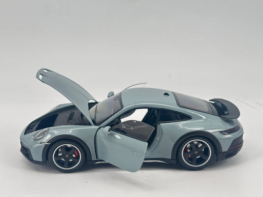 MINICHAMPS 1/18 Porsche 911 DAKAR Metallic Green Alloy Car Model