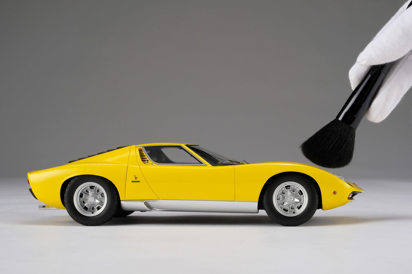 Amalgam 1/18 Lamborghini Miura P400 SV simulation car model