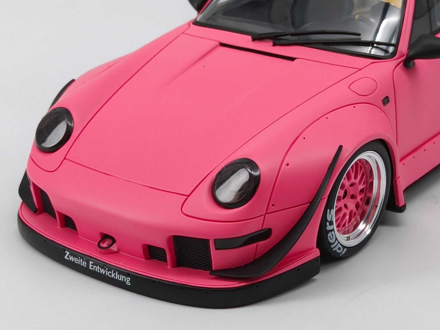 GT Spirit 1/18 Porsche RWB 993 High Tail Matte Powder Simulation Car Model Ornaments