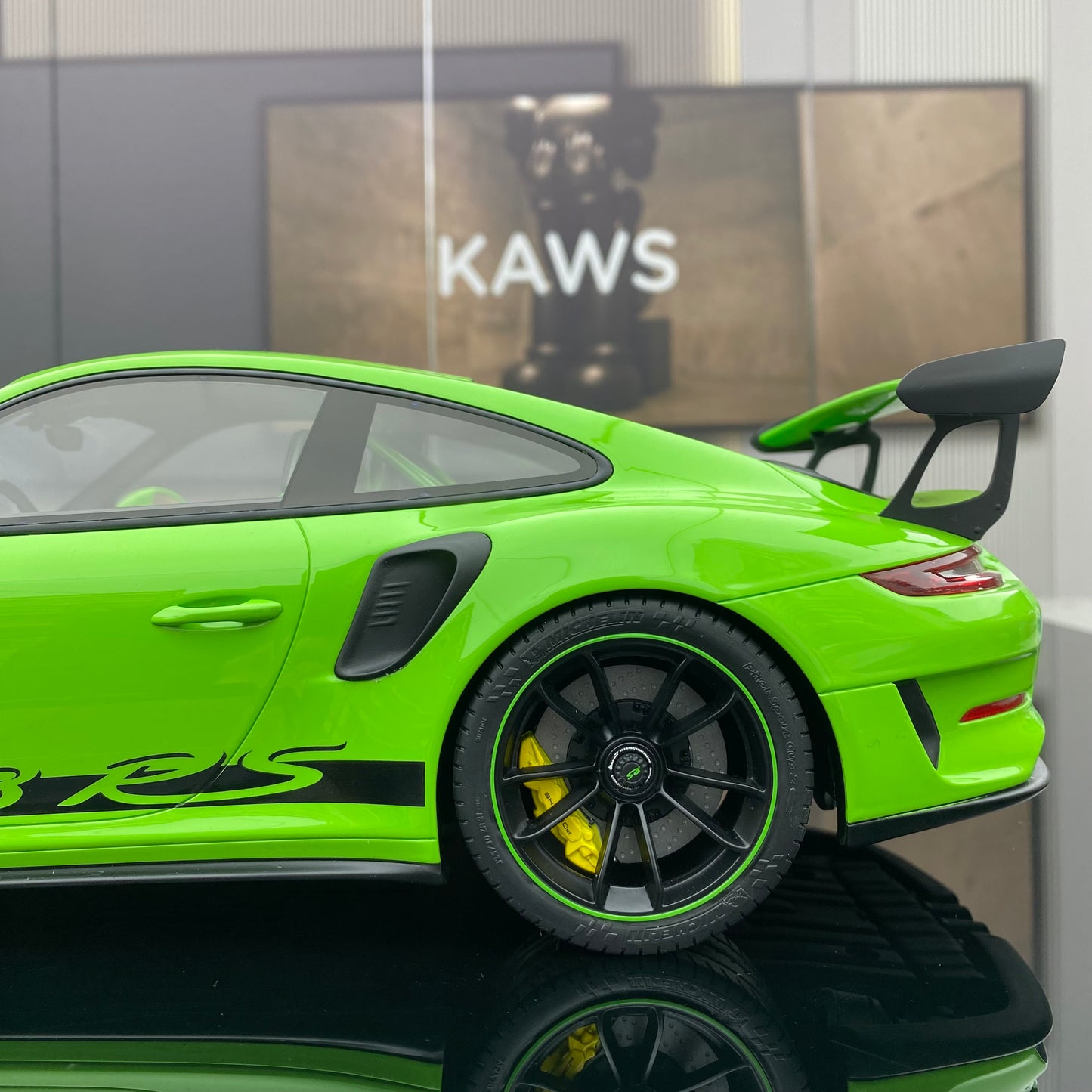 GT Spirit 1/12 Porsche 911 (991.2) GT3RS green simulation car model