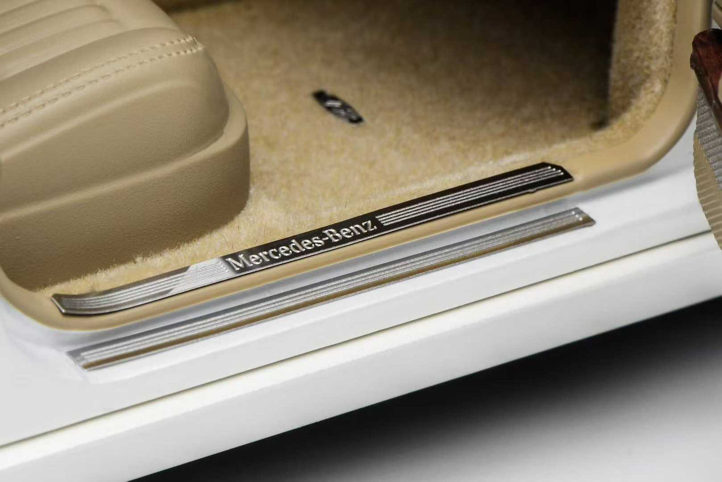 MOTORHELIX 1/18 All-Opening Alloy Car Model Mercedes Benz S-Class S600L AMG (W221)