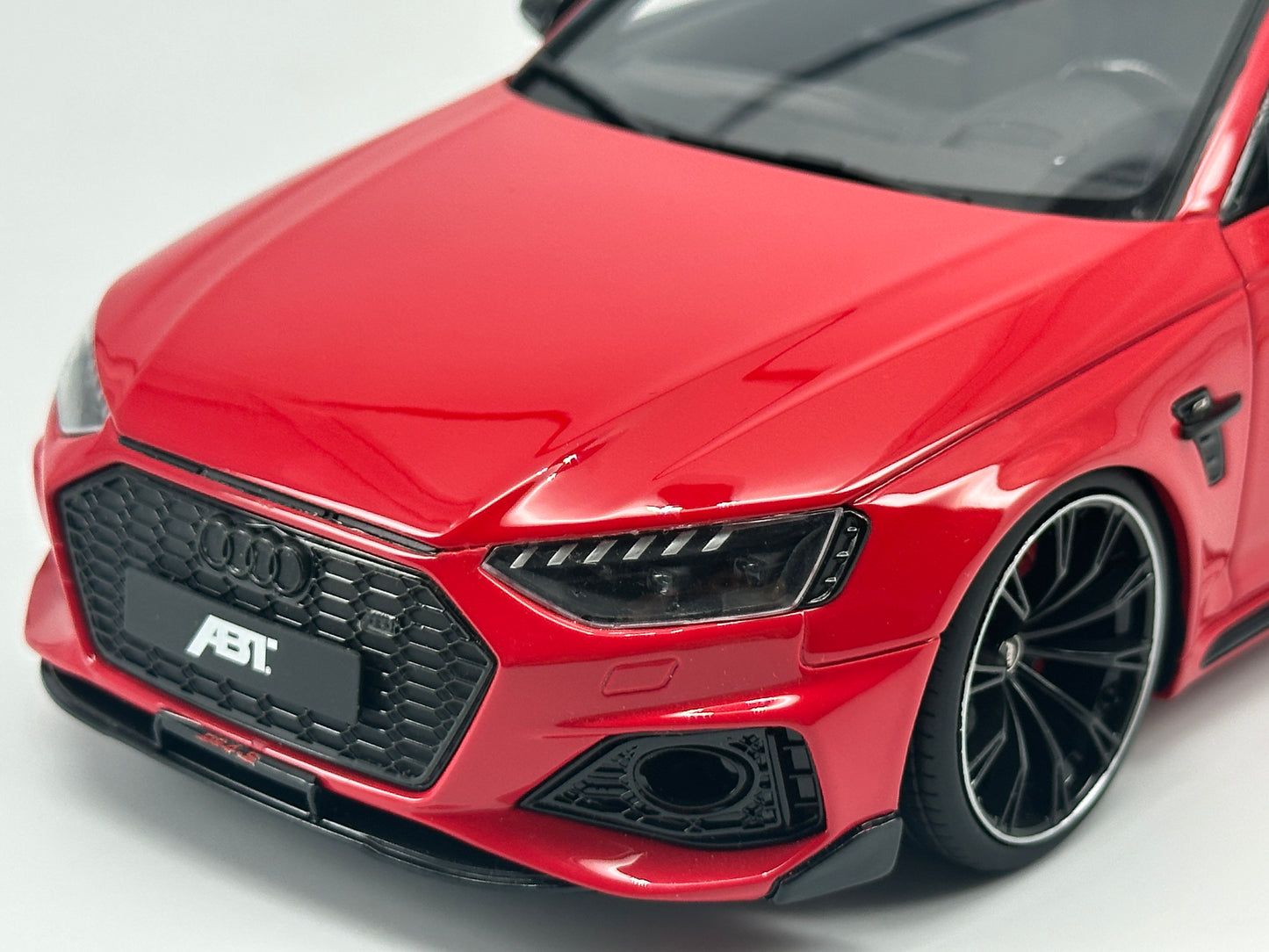 GT Spirit 1/18 Audi ABT RS4 Red Simulation Car Model Ornaments