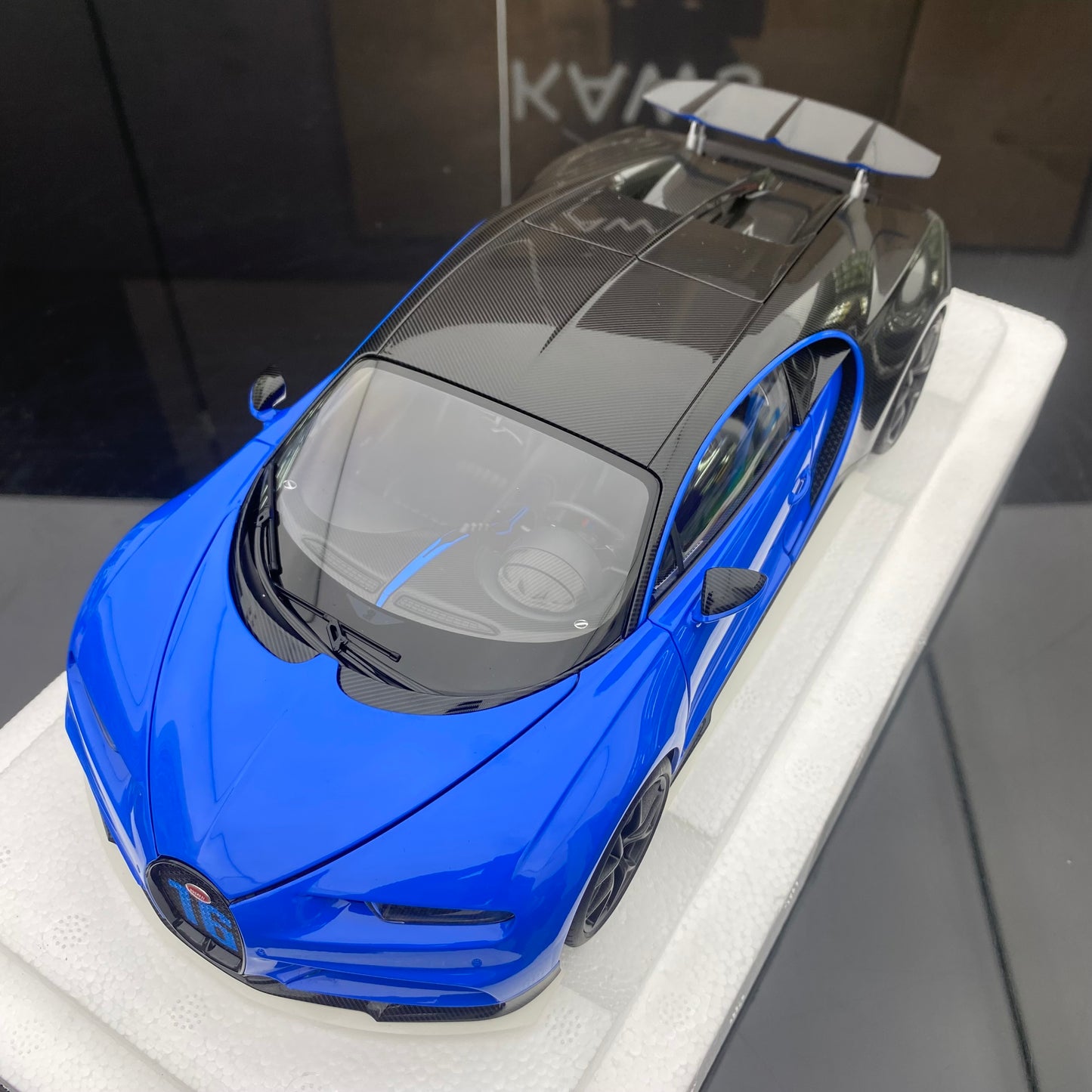 AUTO Art 1/18 Bugatti CHIRON SPORT 2019 Blue Simulation Car Model Ornaments