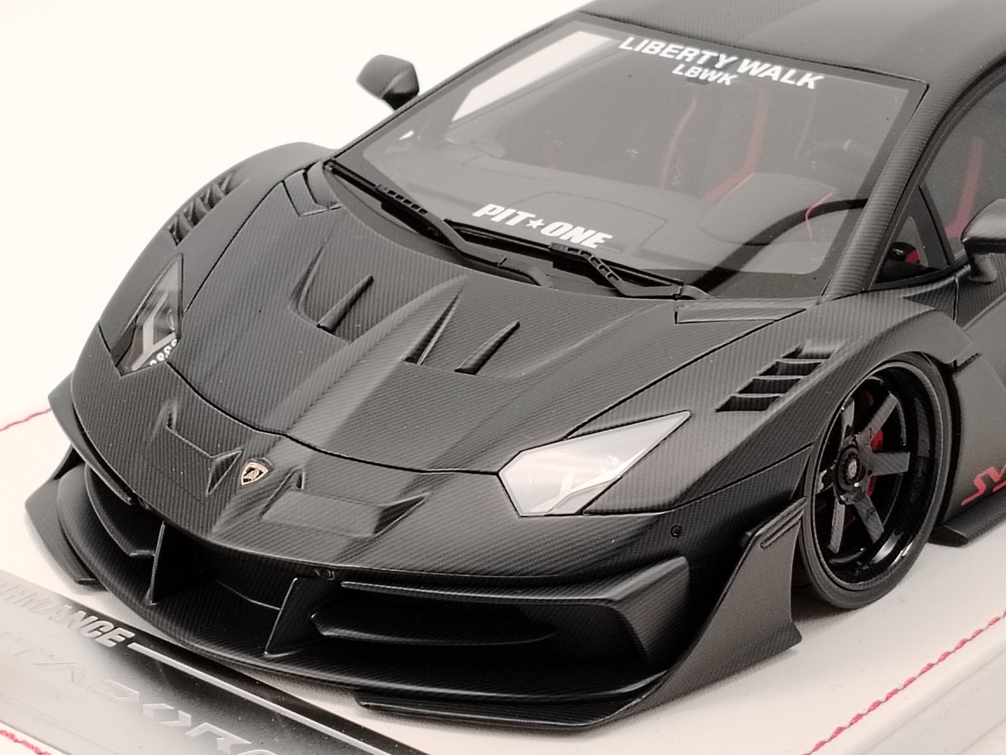 DG 1/18 Lamborghini Aventador GT EVO Black Carbon Limited Edition Die-cast Model Car
