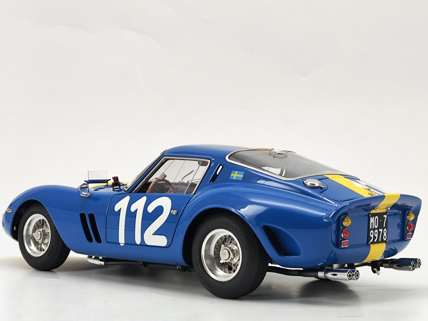 CMC 1/18 Ferrari 250GTO #112 Die-cast Model Car