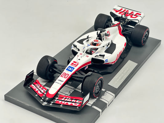 MINICHAMPS 1/18 HAAS F1 TEAM VF-22 KEVIN MAGNUSSEN BAHRAIN GP white and red F1 model 117220120
