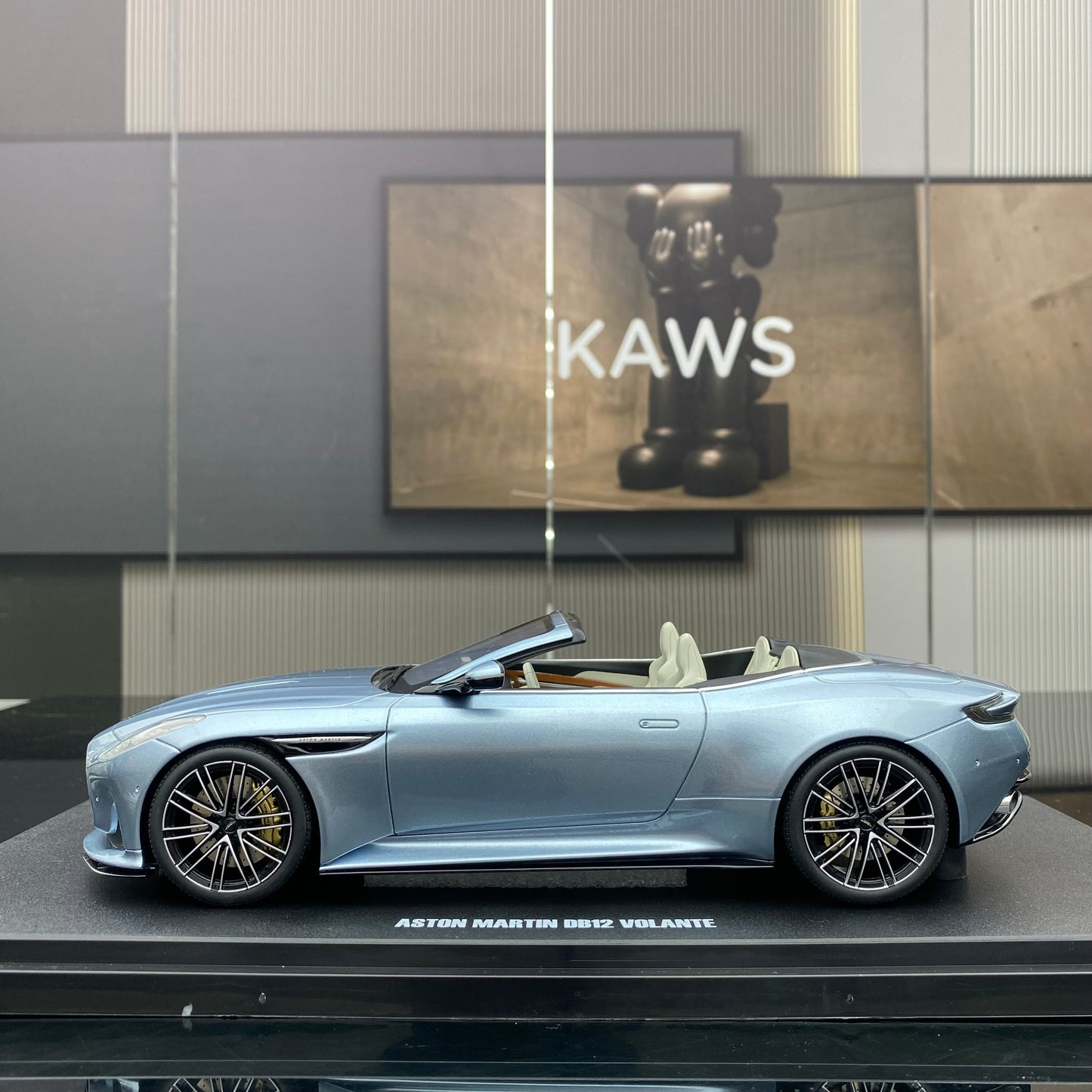 GT spirit 1/18 Aston Martin DB12 convertible simulation car model GT479
