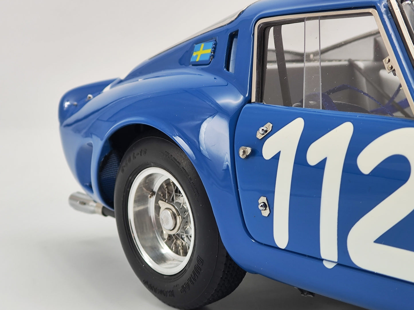 CMC 1/18 Ferrari 250GTO #112 Die-cast Model Car