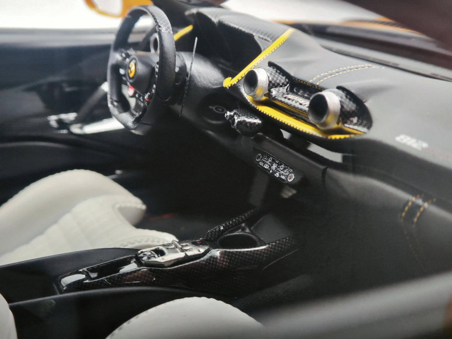 BBR 1/18 Ferrari 812 Competizione Metallic White Simulation Limited Edition Car Model Ornaments