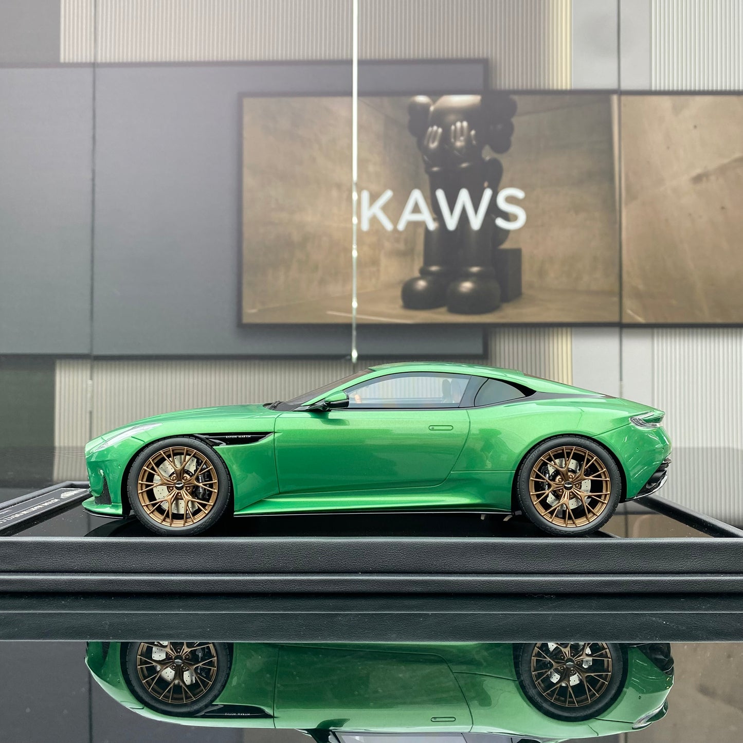 Aston Martin DB12 Coupé edición limitada, modelo de coche, regalo, MH 1/18