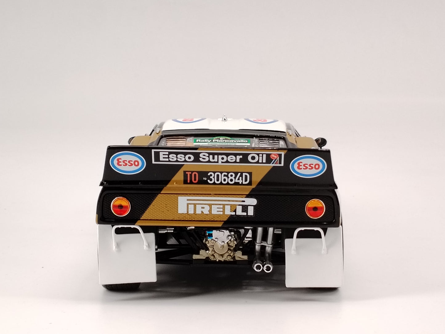 Kyosho 1/18 Lancia 037 1984 Piancavallo alloy car model