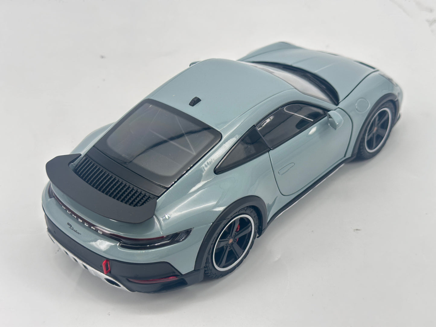 MINICHAMPS 1/18 Porsche 911 DAKAR Metallic Green Alloy Car Model