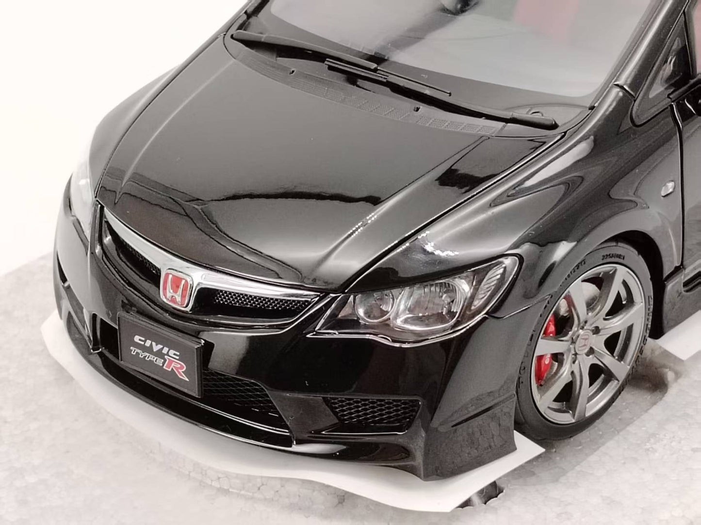 MOTORHELIX 1/18 Honda Civic Type R (FD2) 2007 Late Version Crystal Metallic Black Alloy Car Model